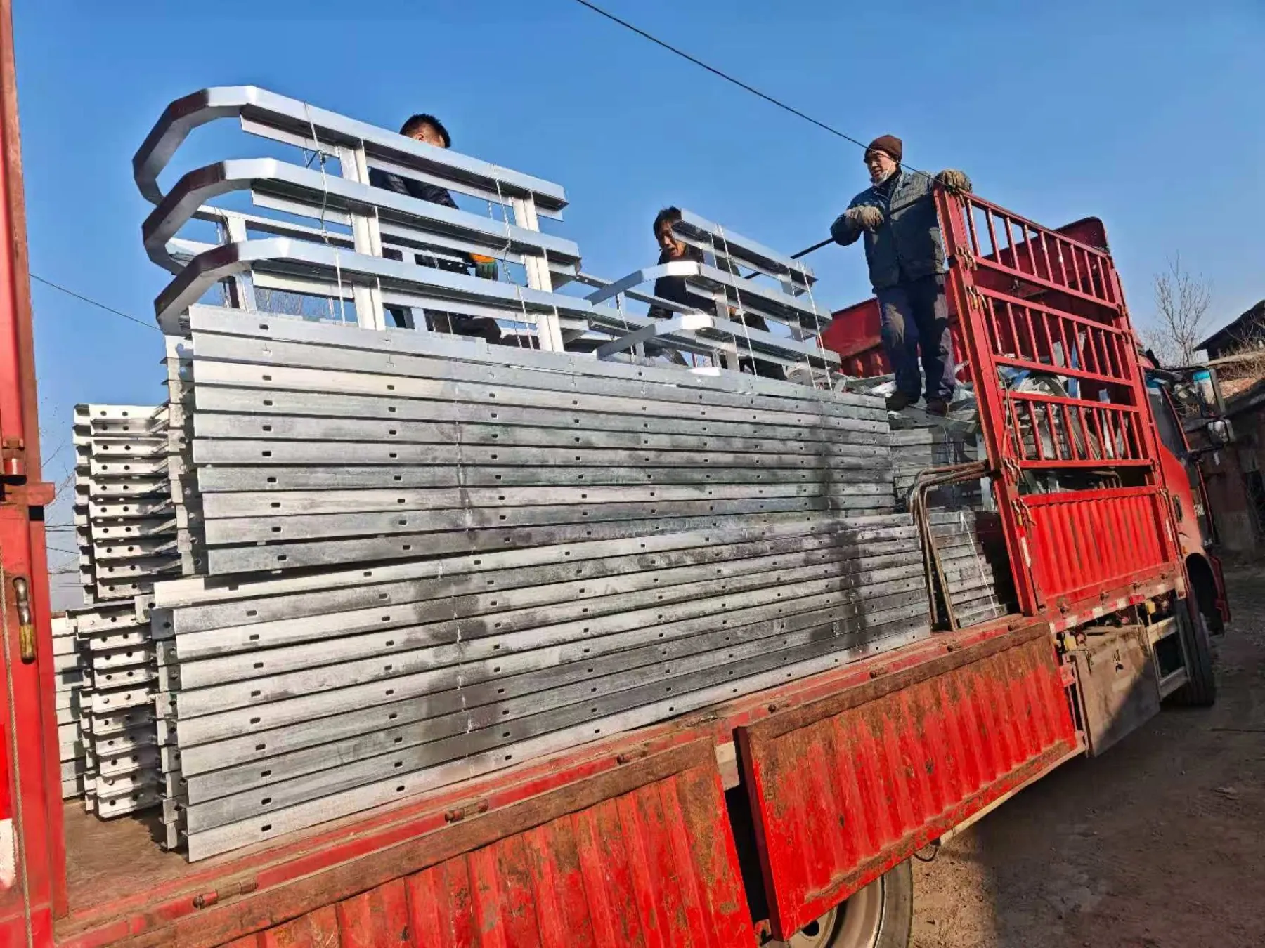 Shipping steel ladders from China to Malaysia